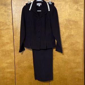 Gorgeous Danny & Nicole Black Pant Suit Size 6P